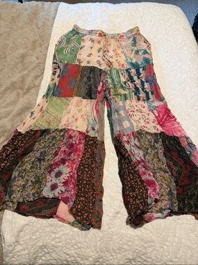 Young threads patchwork boho pants
XL